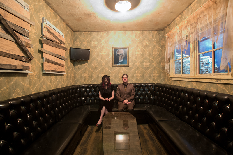 Illustration for article titled This Is The Greatest Karaoke Bar In The World. The End.